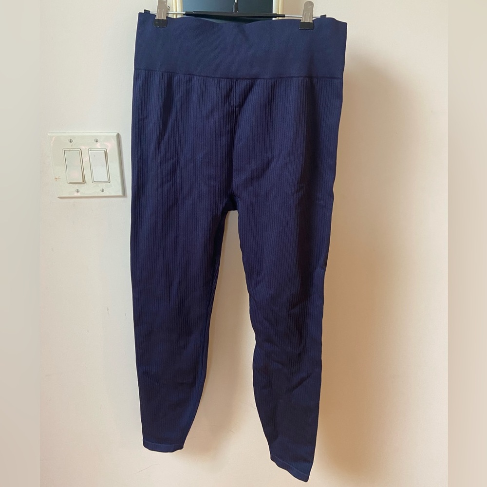 H&M Move navy blue ribbed workout pants